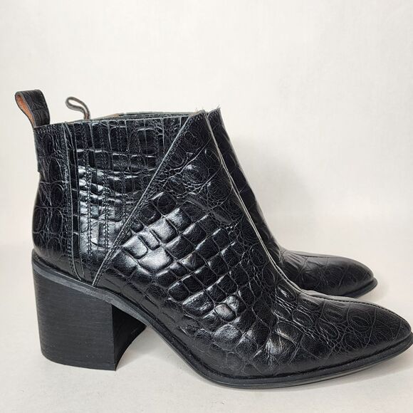 Jeffrey Campbell Shoes - Jeffrey Campbell Black Leather Ankle Boots Croc Embossed Womens Size 9